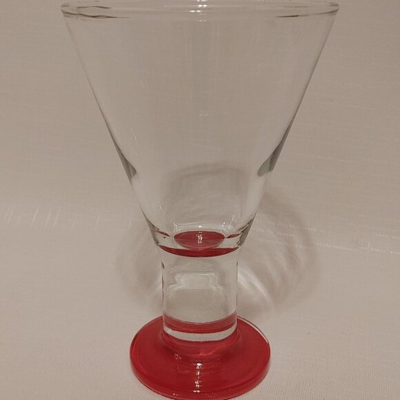 LOVELY Cocktail Glass PINK Base Fine Dining Bar Art GLASS - Picture 1 of 4